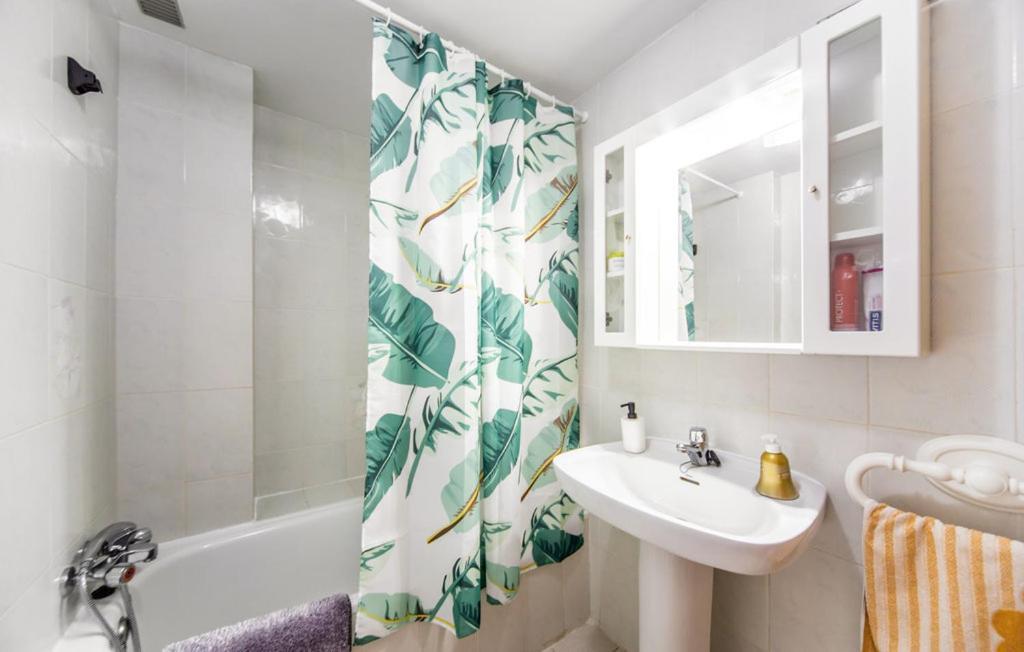 Stunning Apartment In Oropesa Del Mar Bagian luar foto