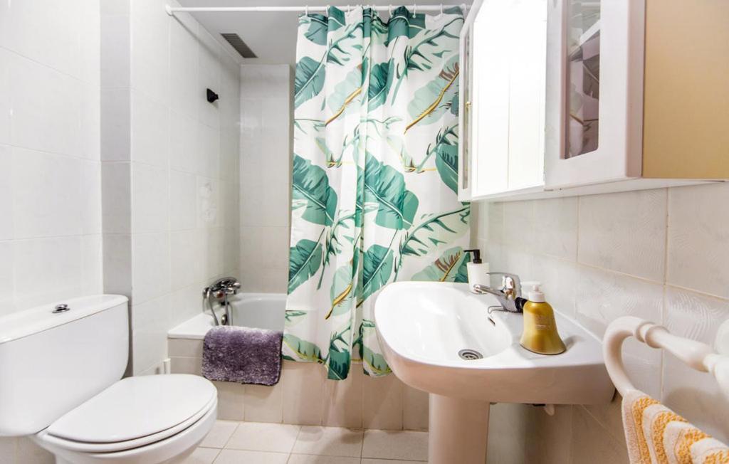 Stunning Apartment In Oropesa Del Mar Bagian luar foto